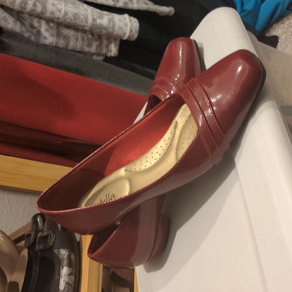 Red patent dress shoes - Picture 2 of 4